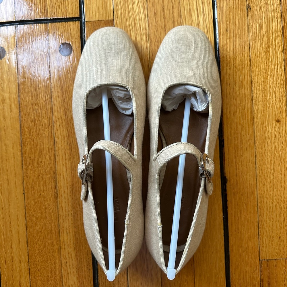 Le Monde Beryl, Italian Linen Mary Janes in tan